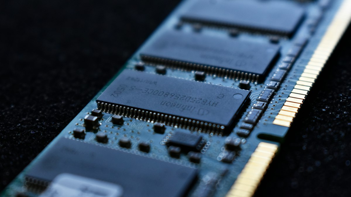 Close-up of server RAM memory modules on motherboard representing ZFS ARC memory tuning