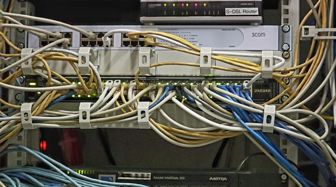 10gbe-vs-25gbe-enterprise-switches-sfp28-sizing-guide
