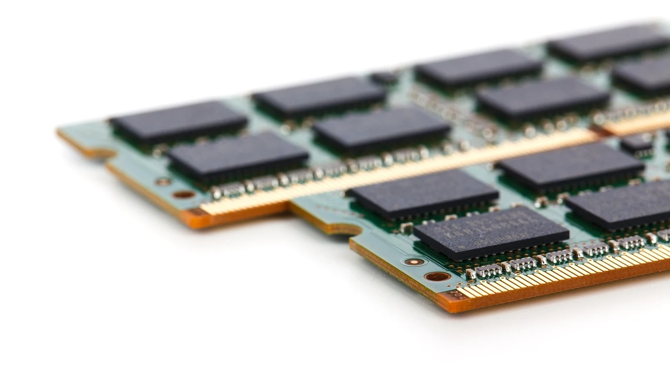 ECC vs Non-ECC DDR5 RAM: Workstation Stability Math