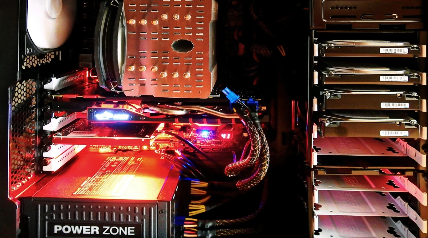 sas-vs-nvme-server-ssds-u2-vs-u3-drive-selection