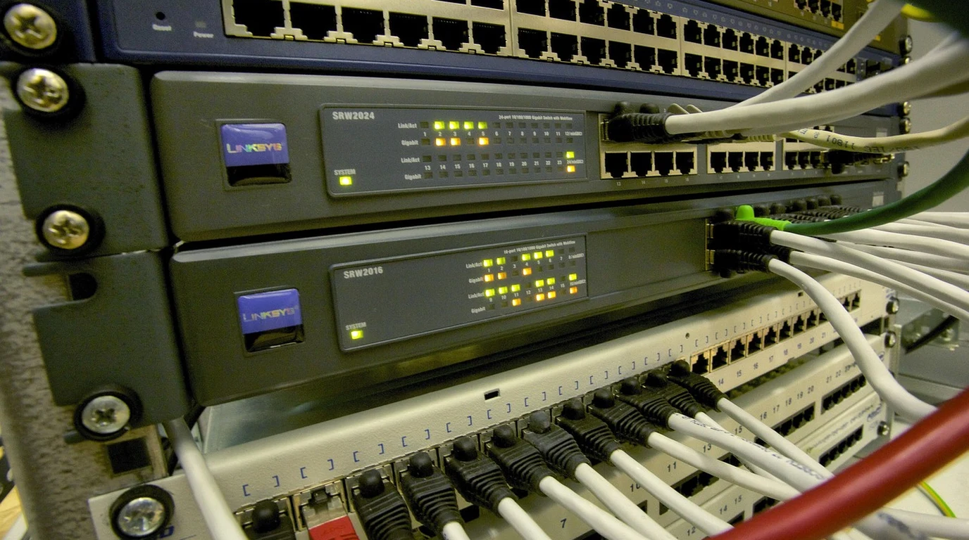 unifi-enterprise-vs-meraki-cloud-managed-switch-tco